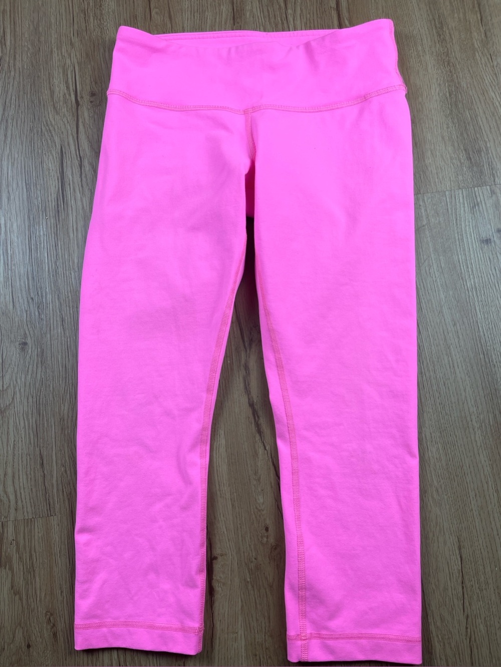 Lululemon Size 6 Neon Pink Cropped Leggings Capri High Rise Yoga